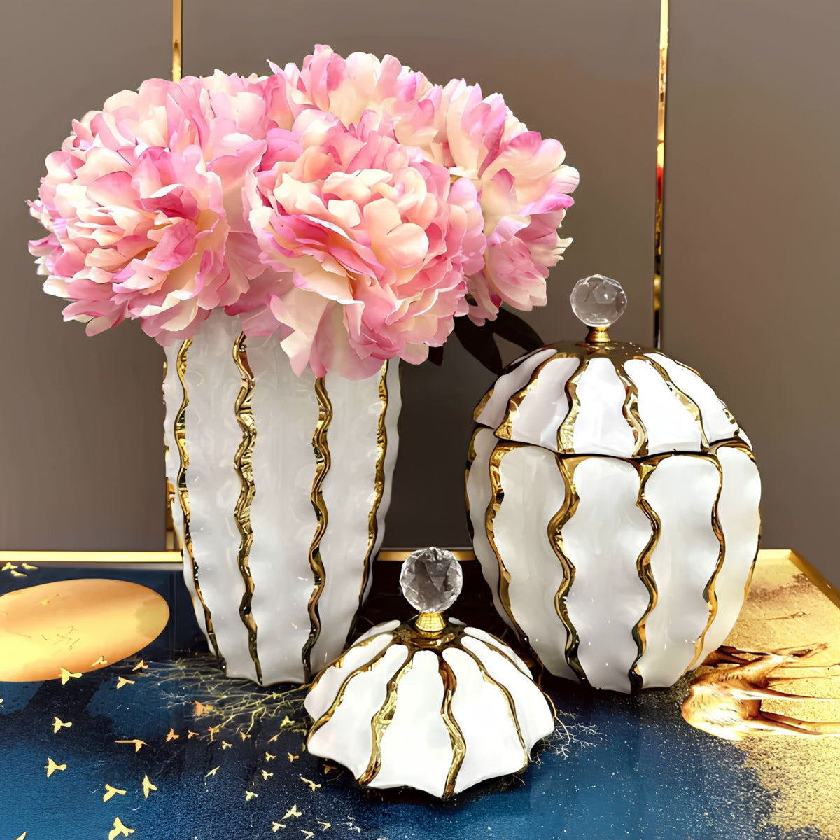 Rounded white and gold Pumpkin ribbed lidded vase