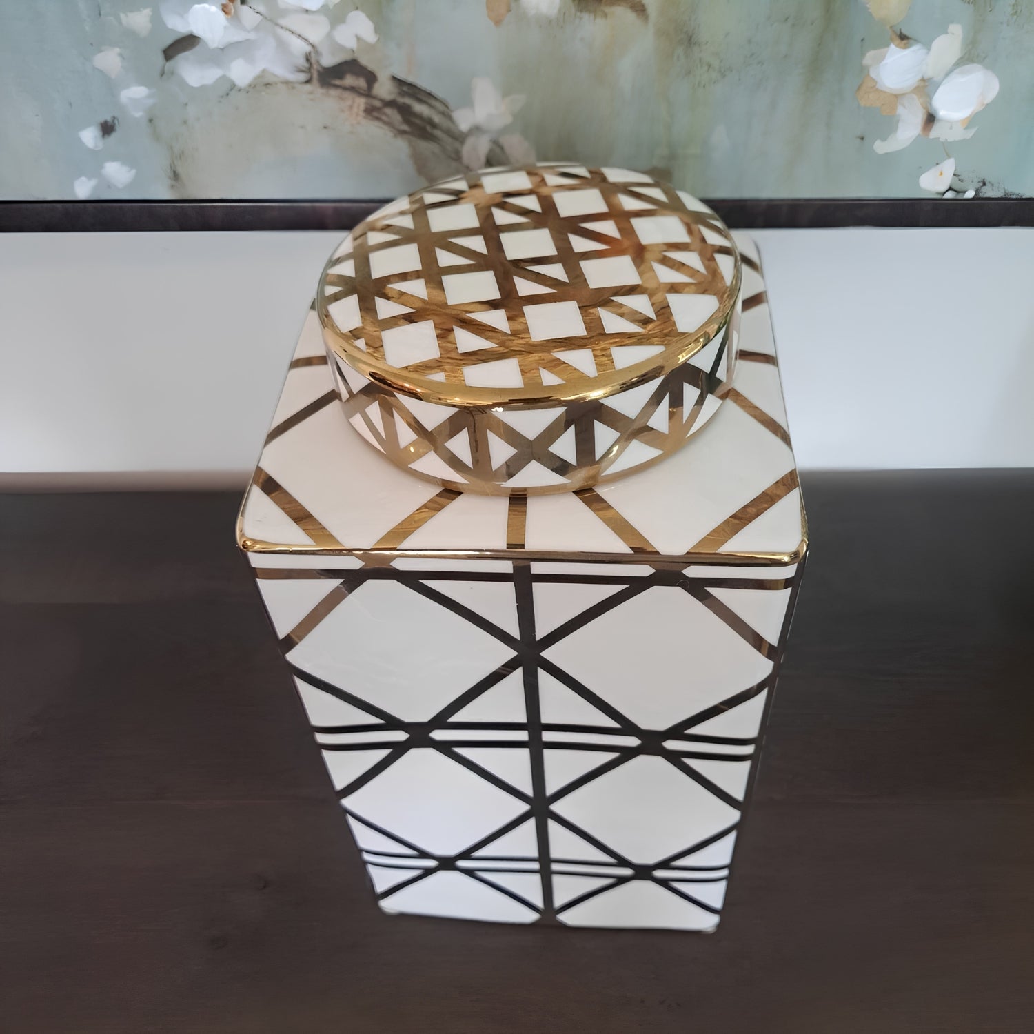 Art Decor Geometric Design Gold And White Ceramic Jar With Lid - close up lid on top